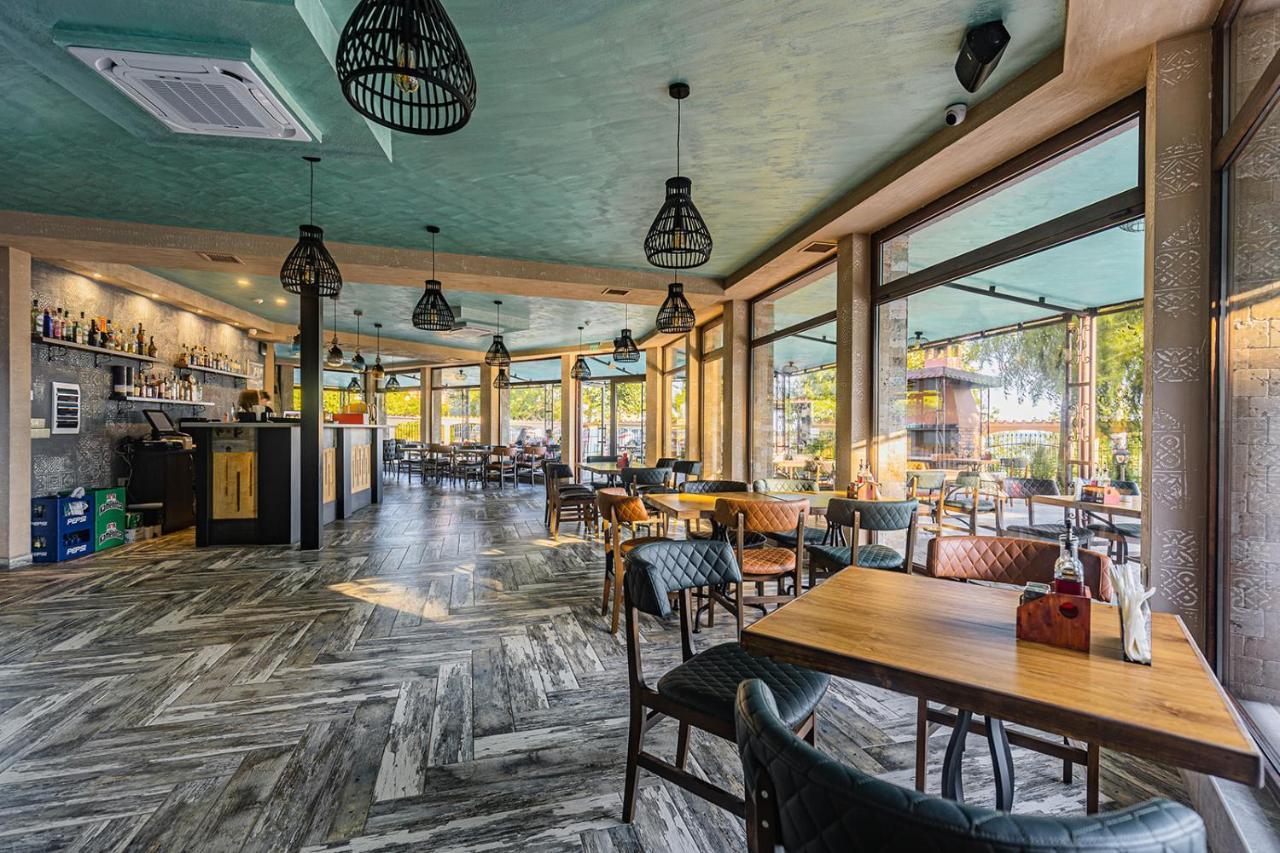 Lecardo Hotel 阿赫洛伊 外观 照片